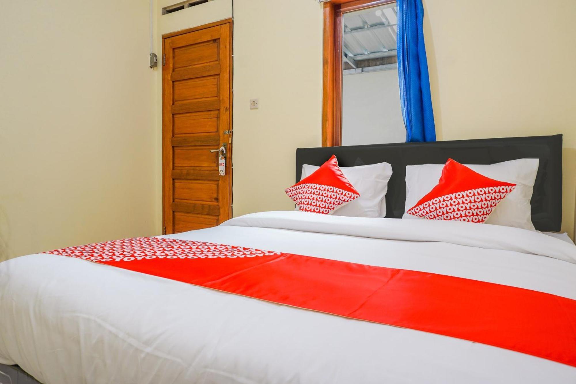 Oyo 2401 Ardini Residence Bojongsoang Buitenkant foto